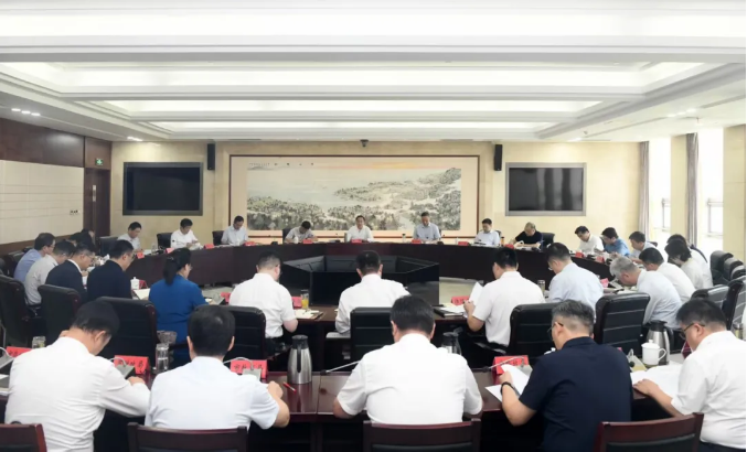 市政府召开经济运行调度会